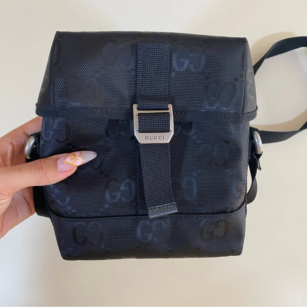 Gucci Supreme Logo Off The Grid Messenger Bag
